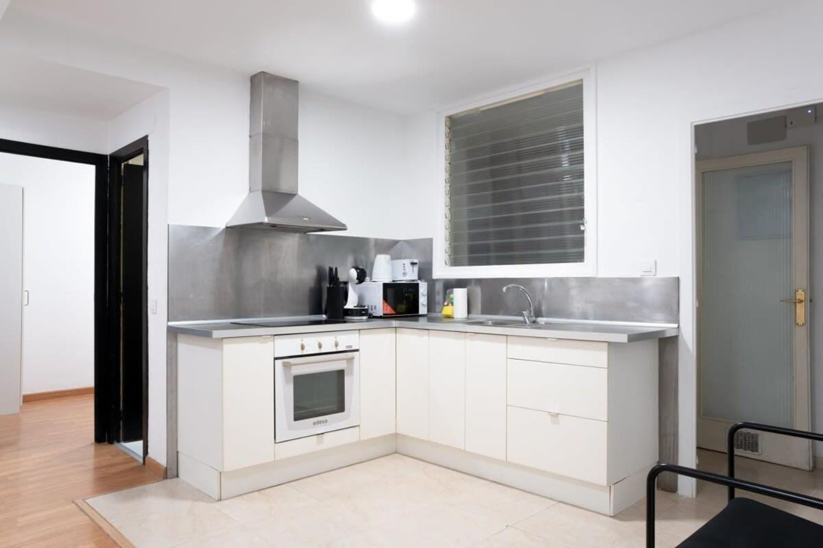 Plaza Urquinaona And Comfortable 3bd Apartment Barcelona